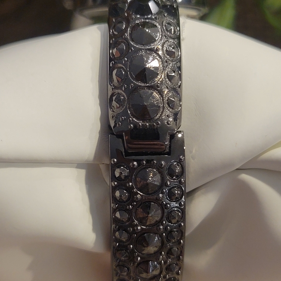 Geneva - Black Crystal Cuff Watch - Picture 5 of 9